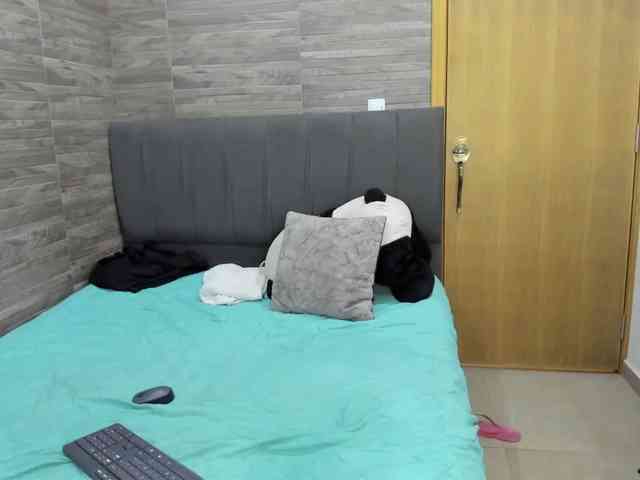 Oriana-Olsen webcam