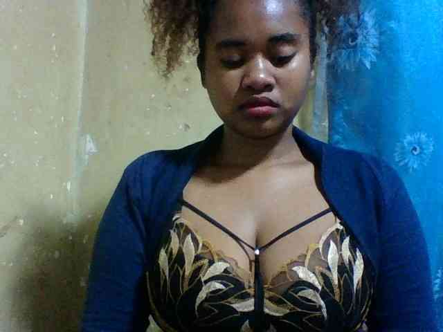 Marie121 webcam