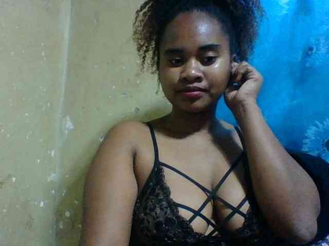 Marie121 webcam