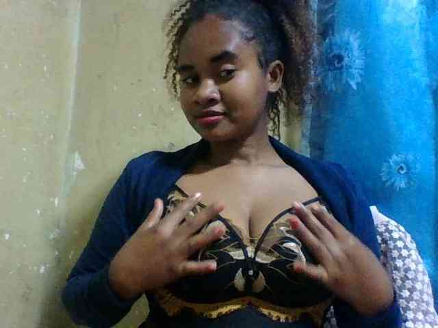 Marie121 webcam
