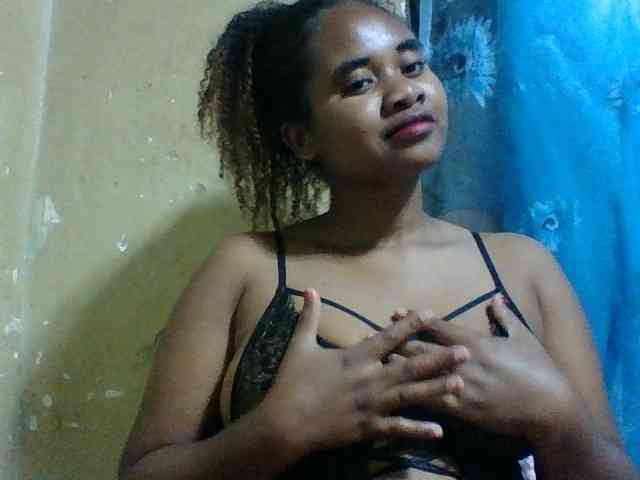 Marie121 webcam