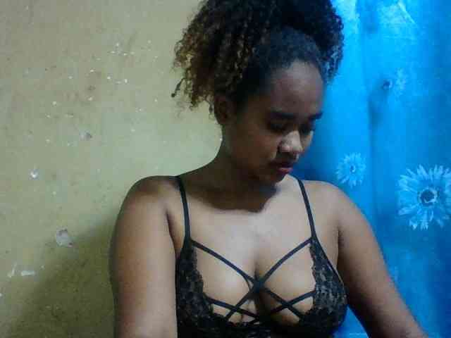 Marie121 webcam