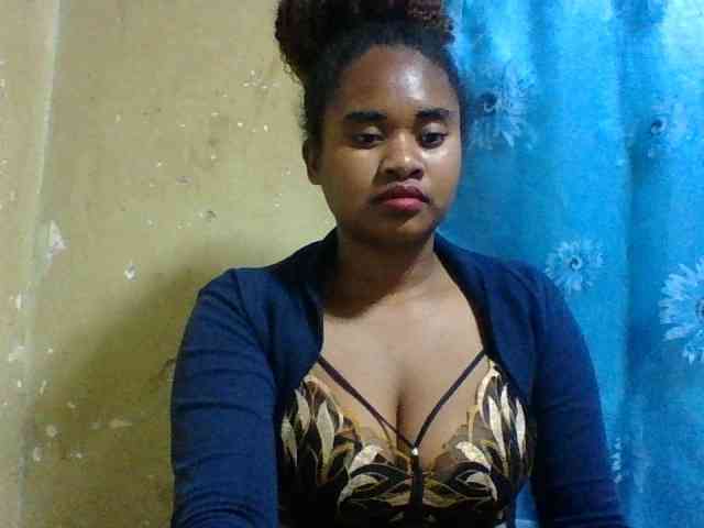 Marie121 webcam