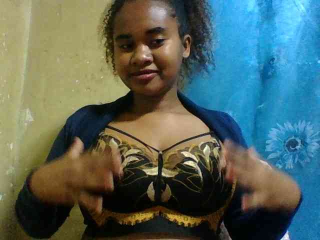 Marie121 webcam