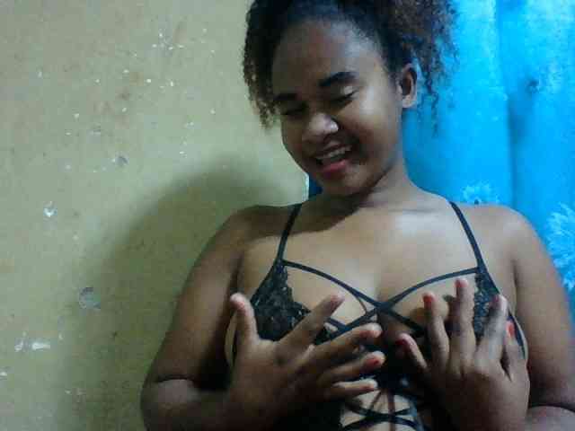 Marie121 webcam