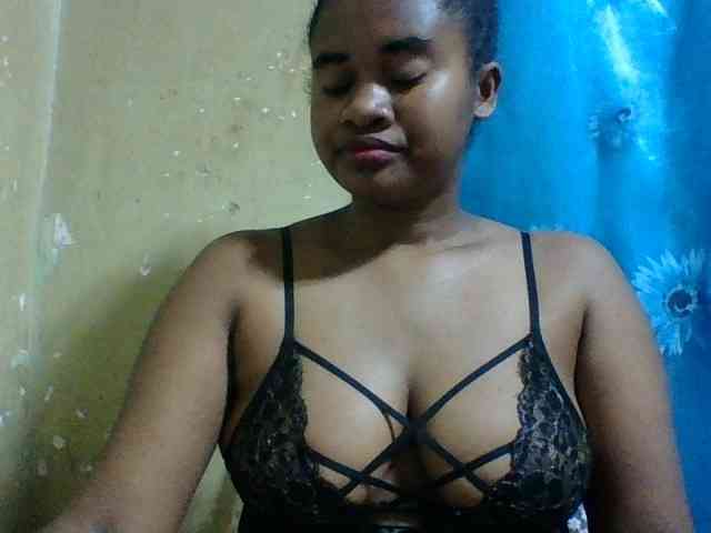 Marie121 webcam