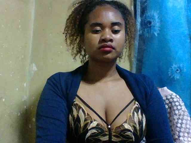 Marie121 webcam
