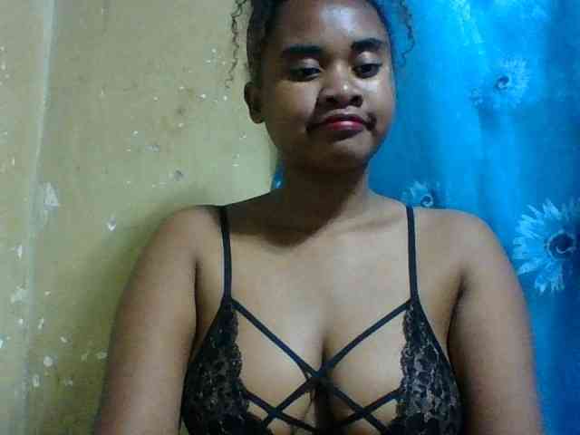Marie121 webcam