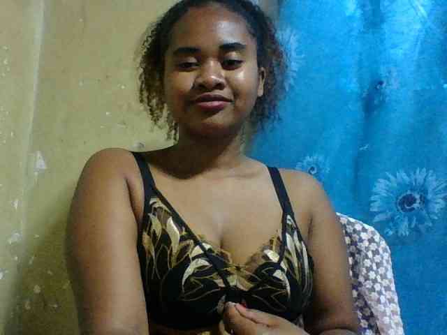 Marie121 webcam