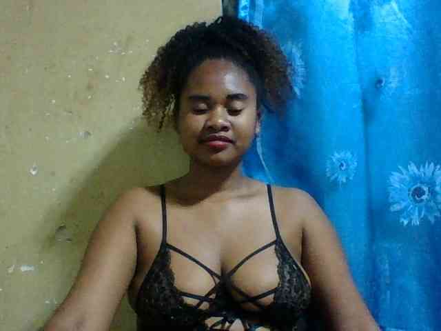Marie121 webcam