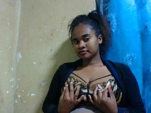 Marie121 webcam