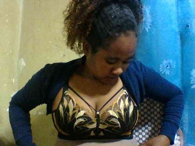 Marie121 webcam