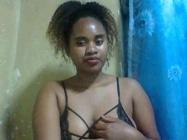 Marie121 webcam