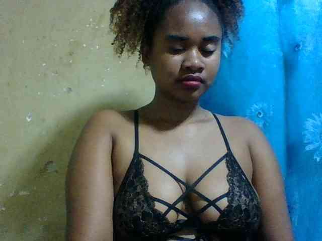 Marie121 webcam