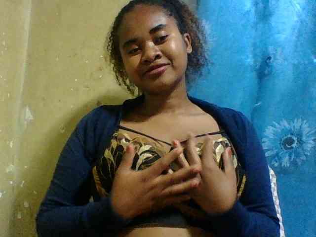 Marie121 webcam
