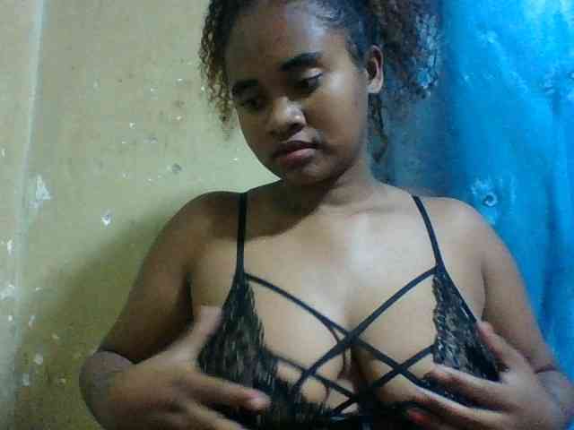 Marie121 webcam