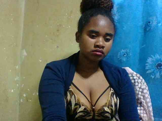 Marie121 webcam
