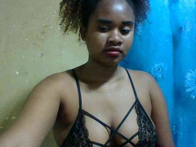 Marie121 webcam