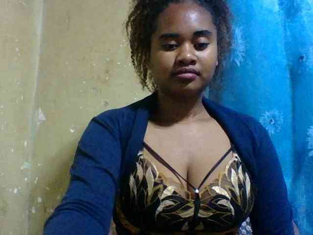 Marie121 webcam