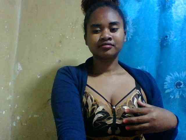 Marie121 webcam