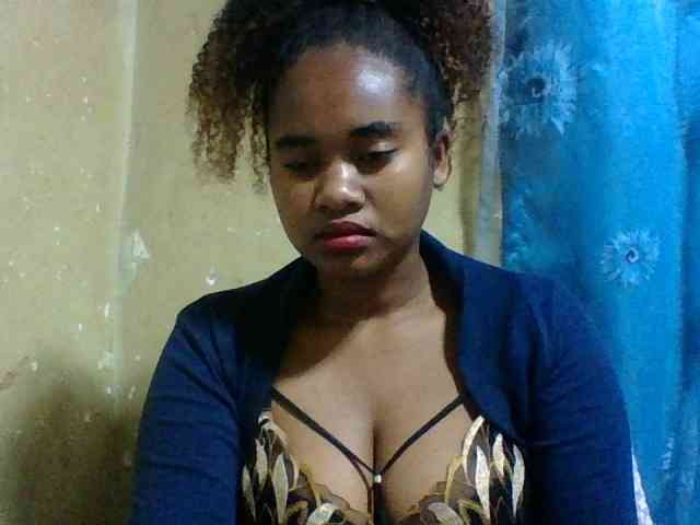 Marie121 webcam