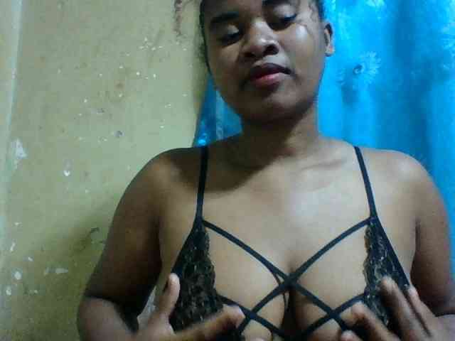 Marie121 webcam