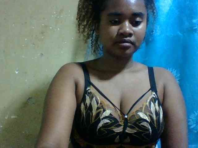 Marie121 webcam