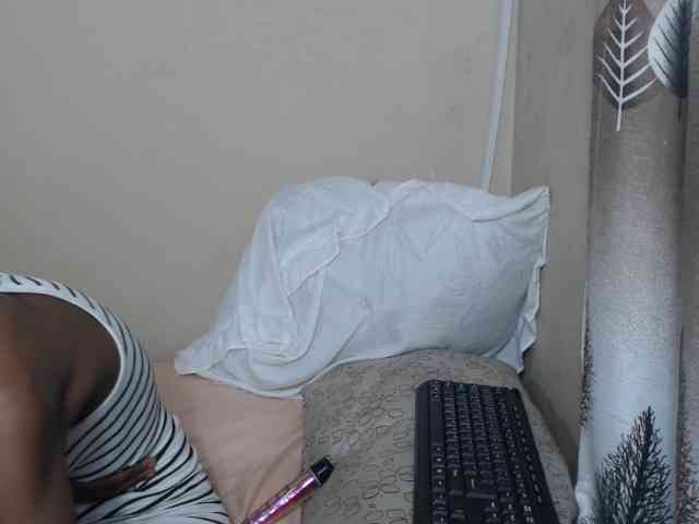 NawtyLarissa webcam