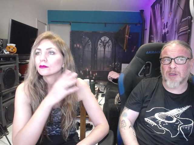 GiselleandJay webcam