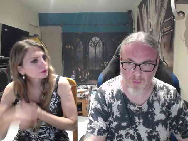 GiselleandJay webcam