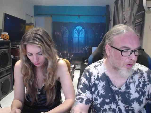 GiselleandJay webcam