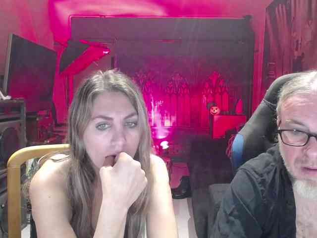 GiselleandJay webcam