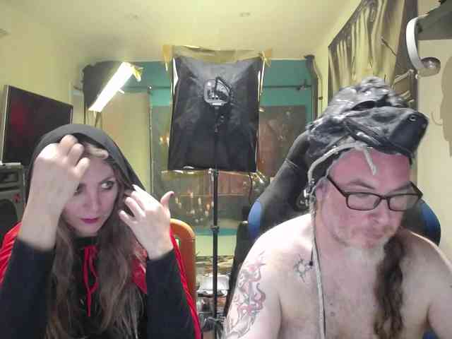 GiselleandJay webcam