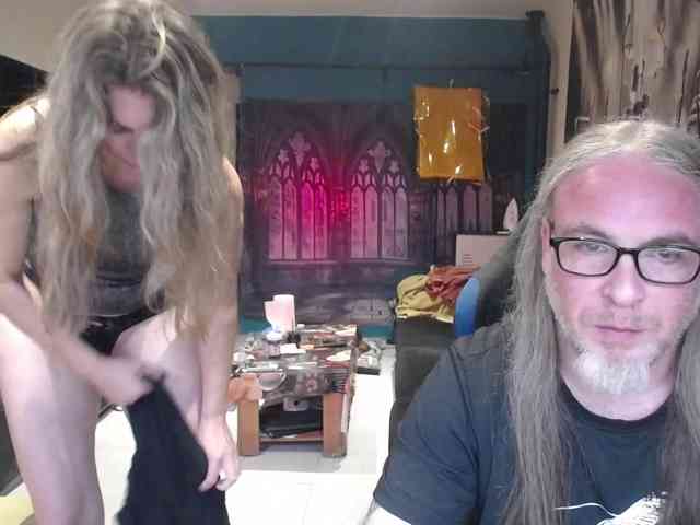 GiselleandJay webcam
