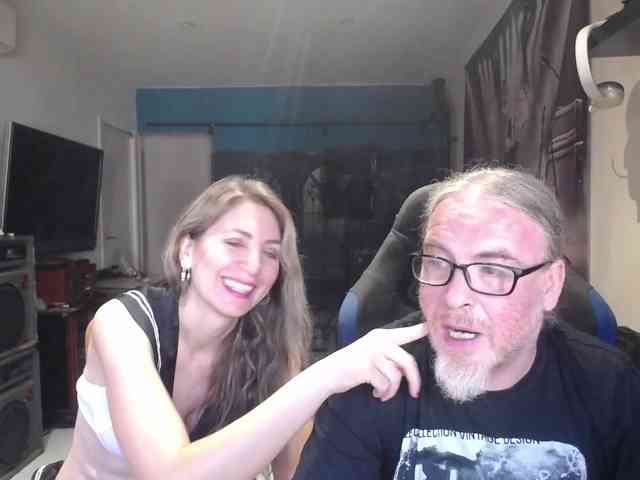 GiselleandJay webcam