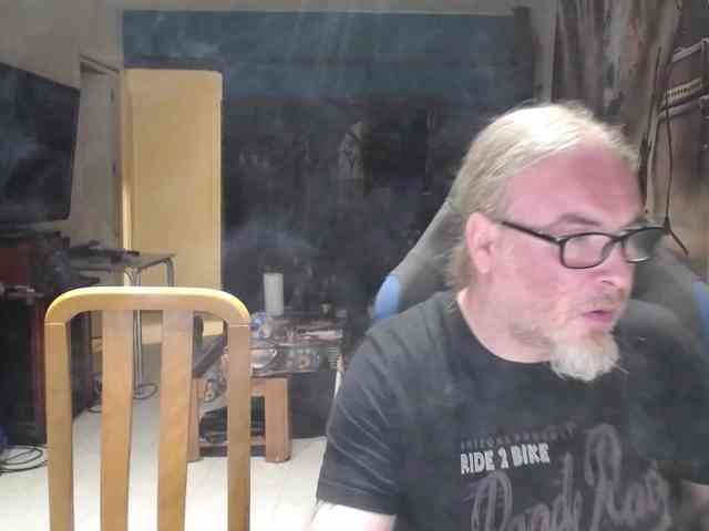 GiselleandJay webcam