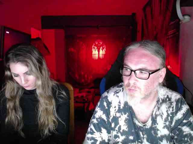 GiselleandJay webcam