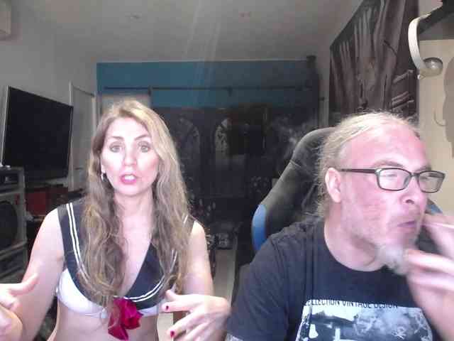 GiselleandJay webcam