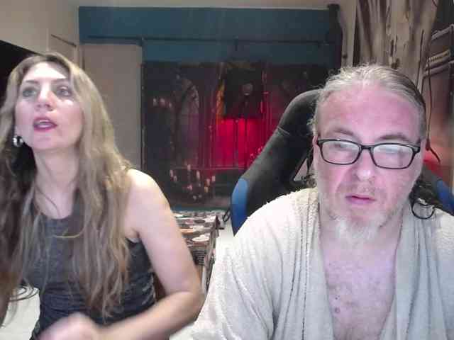 GiselleandJay webcam