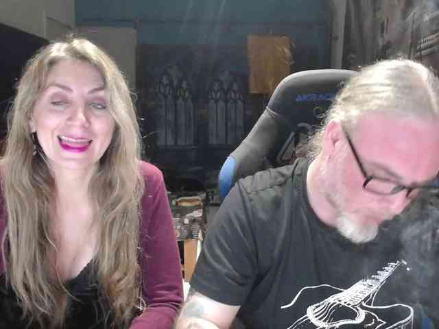 GiselleandJay webcam