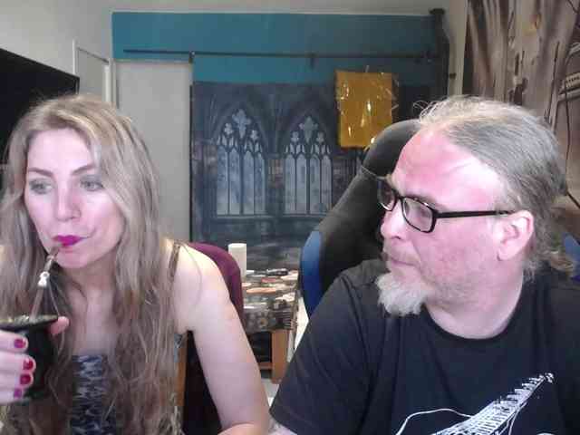 GiselleandJay webcam