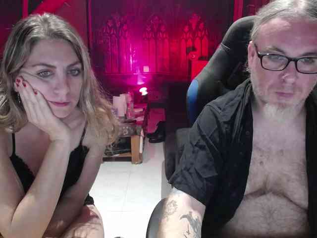 GiselleandJay webcam