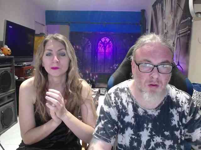 GiselleandJay webcam
