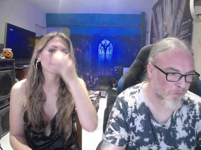 GiselleandJay webcam