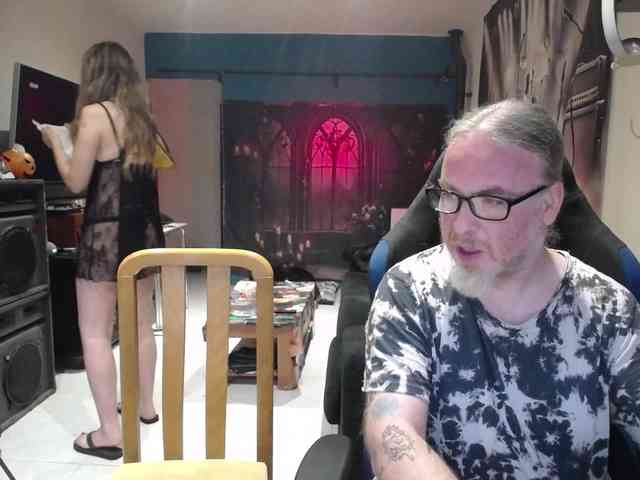 GiselleandJay webcam