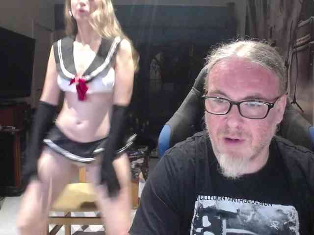 GiselleandJay webcam