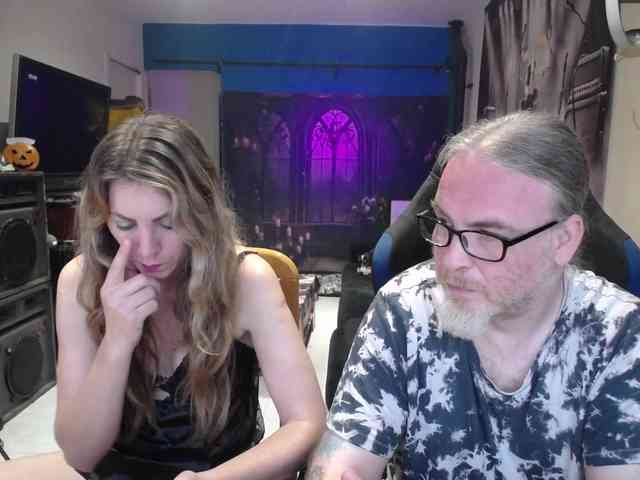 GiselleandJay webcam