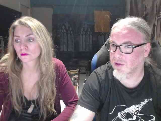 GiselleandJay webcam