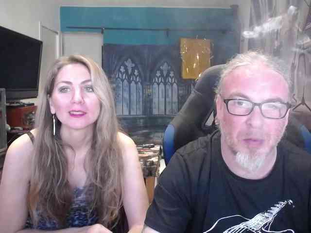 GiselleandJay webcam