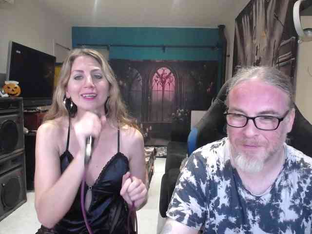 GiselleandJay webcam